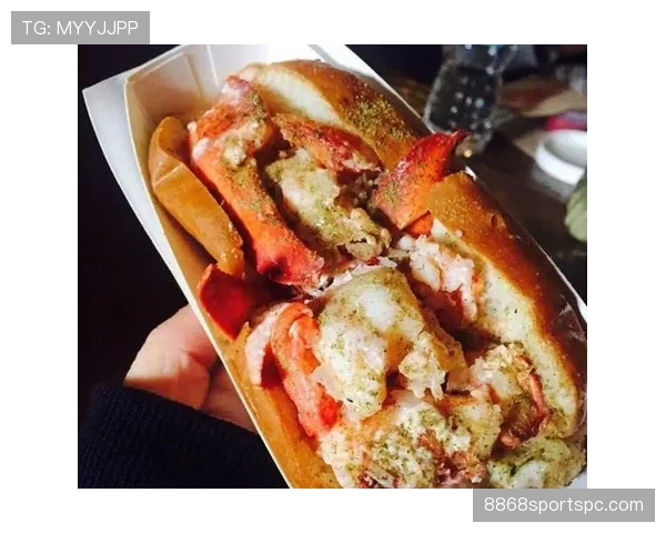 王欣瑜训练间歇吃的居然是料理店半份龙虾，普通人干脆别想了