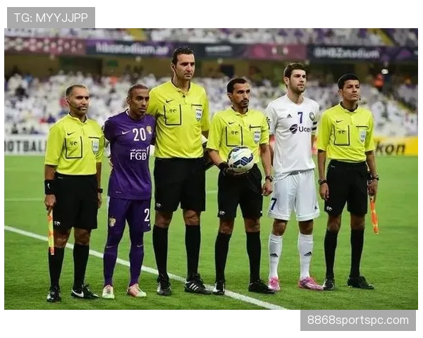 第四官员在足球比赛中的职责与裁判协作规则详解