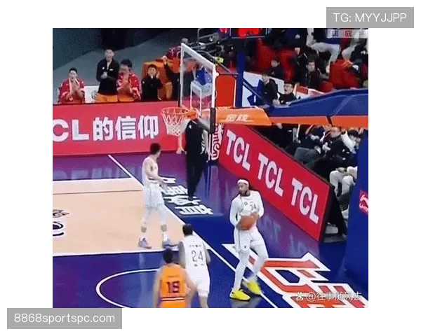 篮球比赛中干扰发球违例的判定标准是什么